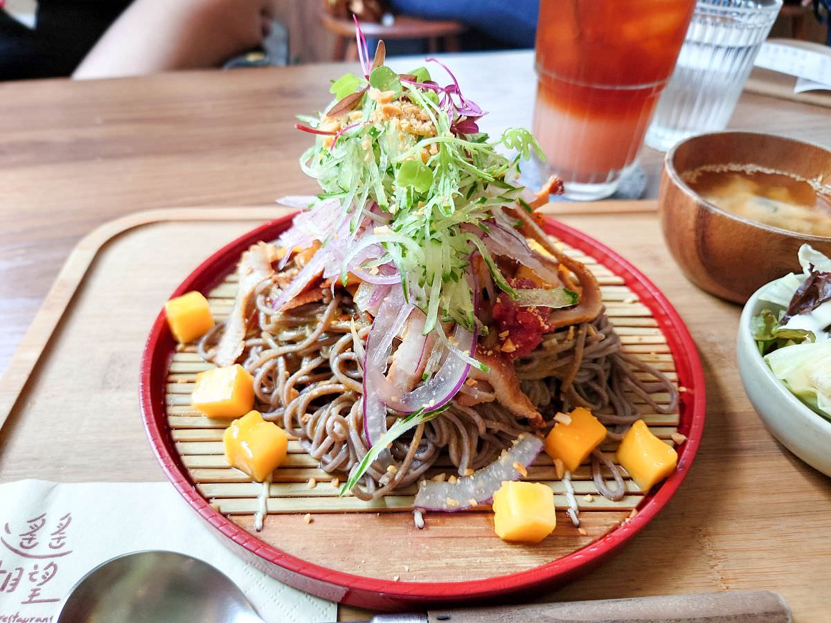 [食記][高雄市] 遙遙相望 — 逍遙園對面日式洋食館兼咖啡廳，可眺望逍遙園。
