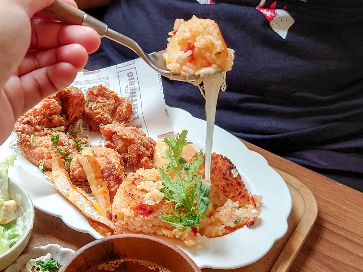 [食記][高雄市] 遙遙相望 — 逍遙園對面日式洋食館兼咖啡廳，可眺望逍遙園。