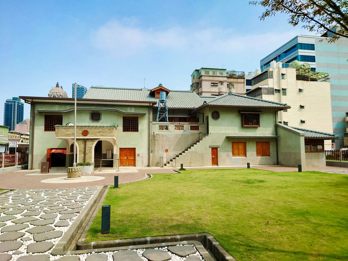 [食記][高雄市] 遙遙相望 — 逍遙園對面日式洋食館兼咖啡廳，可眺望逍遙園。
