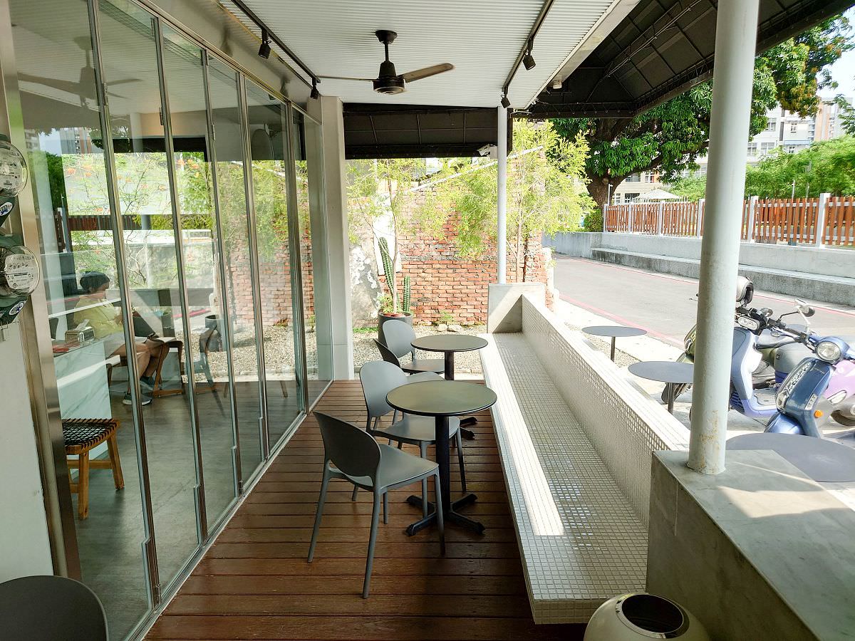[食記][高雄市] 良運 HoYun Cafe — 鄰近逍遙園白色小屋咖啡店