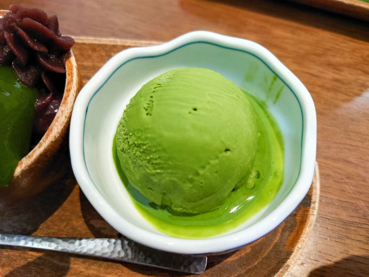 [食記][宜蘭縣][宜蘭市] 小亀有／kaki gori 店 — 宜蘭火車站附近抹茶控必訪聖地，濃抹十足的抹茶刨冰和抹茶甜湯。