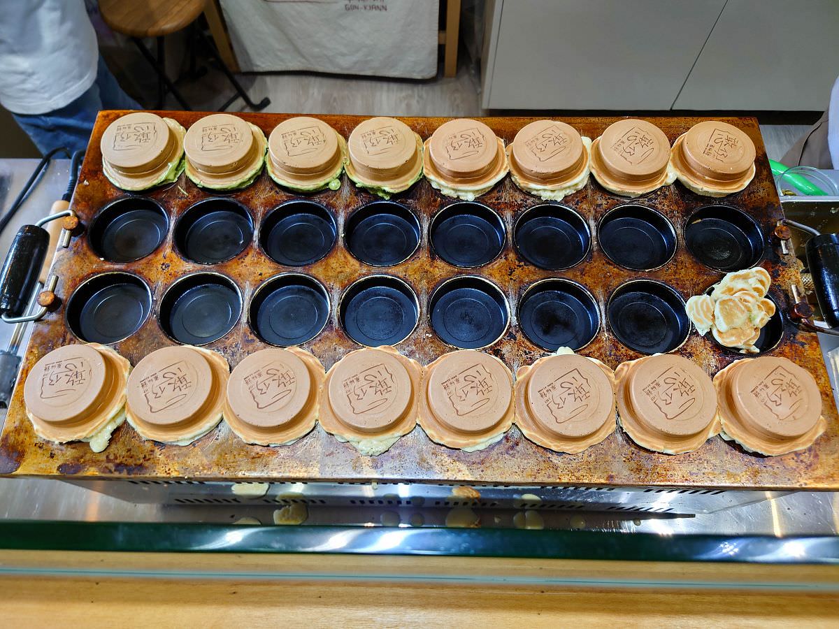 [食記][宜蘭縣][羅東鎮] 憨仔車輪餅 — 餡料很滿又真材實料的車輪餅，抹茶控必吃抹茶車輪餅。