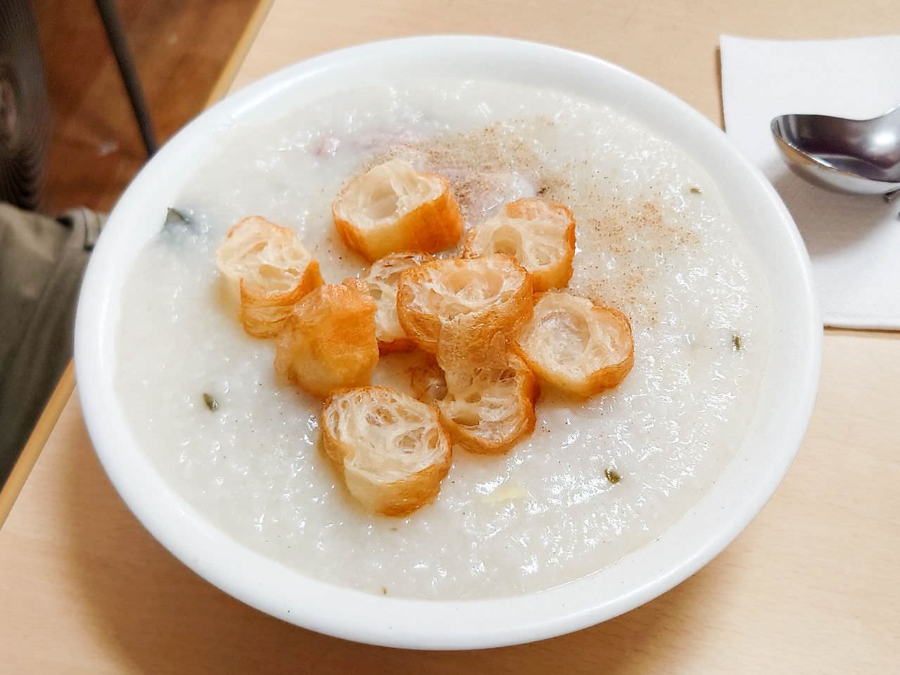 [食記][台北市] 宜品港式粥麵飯 — 國泰醫院後方巷弄內港式粥品、麵食、飯食專賣小餐館