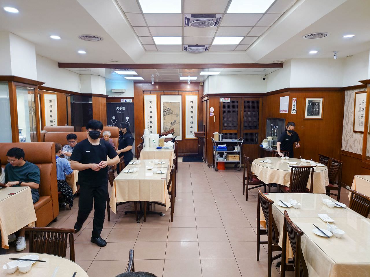 [食記][台中市] 沁園春 創始店 — 台中在地擁有75年歷史的老牌上海菜和江浙料理餐廳