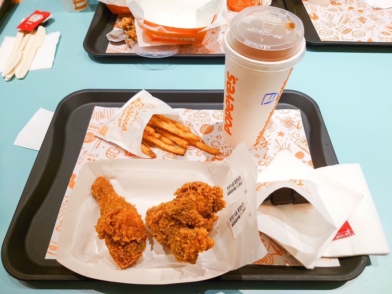 [食記][台北市] Popeyes Chicken 台北許昌店 — 來自美國路易斯安那州炸雞名店來台開店，以秘製肯瓊香料醃製的炸雞。