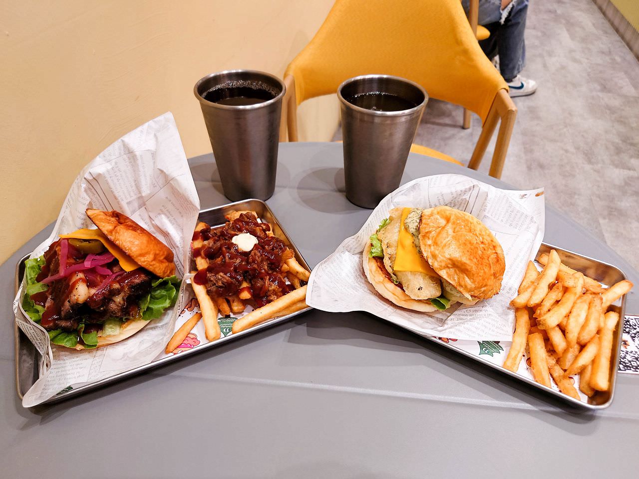 [食記][高雄市] Wedo Burger 溫度漢堡 (已搬遷) — 高雄火車站後站附近原塊肉漢堡專賣店，推薦爐烤牛胸肉漢堡。
