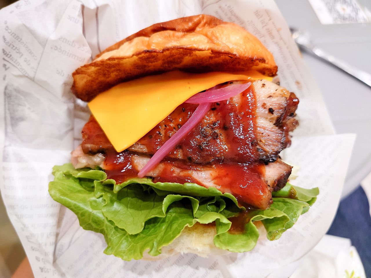 [食記][高雄市] Wedo Burger 溫度漢堡 (已搬遷) — 高雄火車站後站附近原塊肉漢堡專賣店，推薦爐烤牛胸肉漢堡。