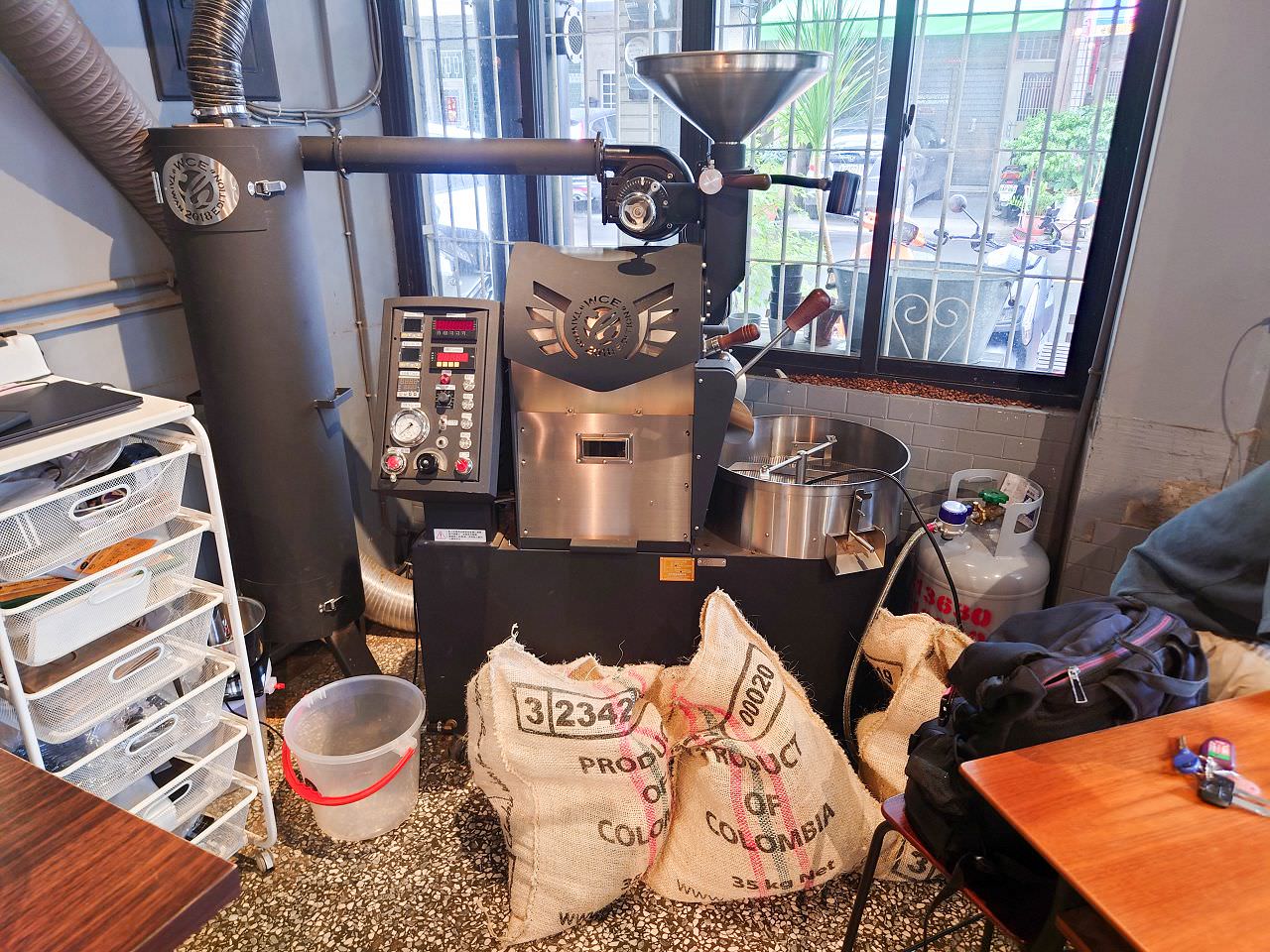 [食記][高雄市] Formula Coffee Roaster 程式咖啡工作室 — 美味的流心巴斯克和優質自家烘焙咖啡