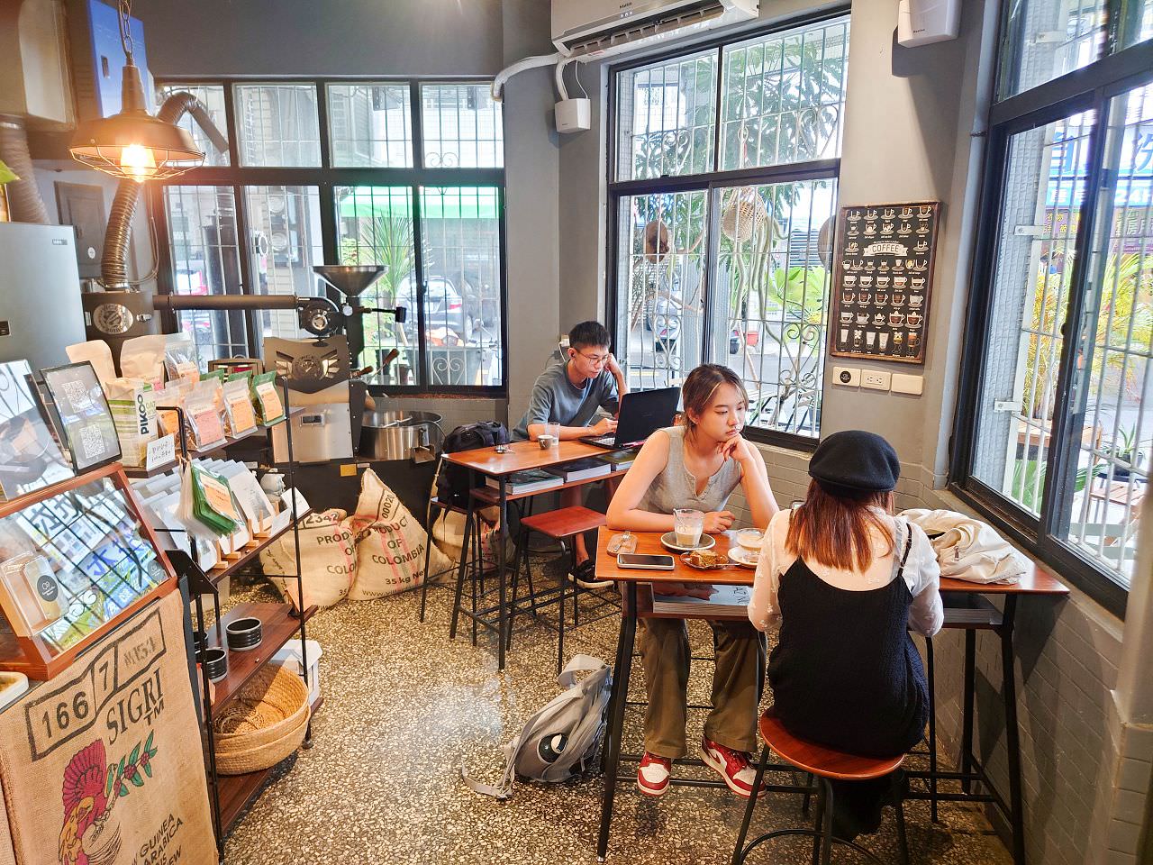 [食記][高雄市] Formula Coffee Roaster 程式咖啡工作室 — 美味的流心巴斯克和優質自家烘焙咖啡