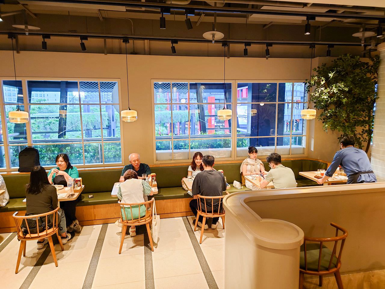 [食記][台北市] M One Cafe A11館 — 信義商圈森林風美式早午餐餐廳