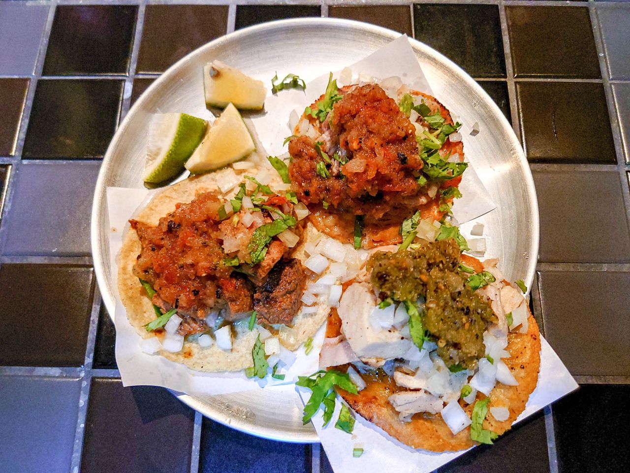 [食記][台北市] Chale Tacos 墨西哥餐廳 — LA街頭風格墨西哥料理餐廳，純手工自製道地口味的塔可。