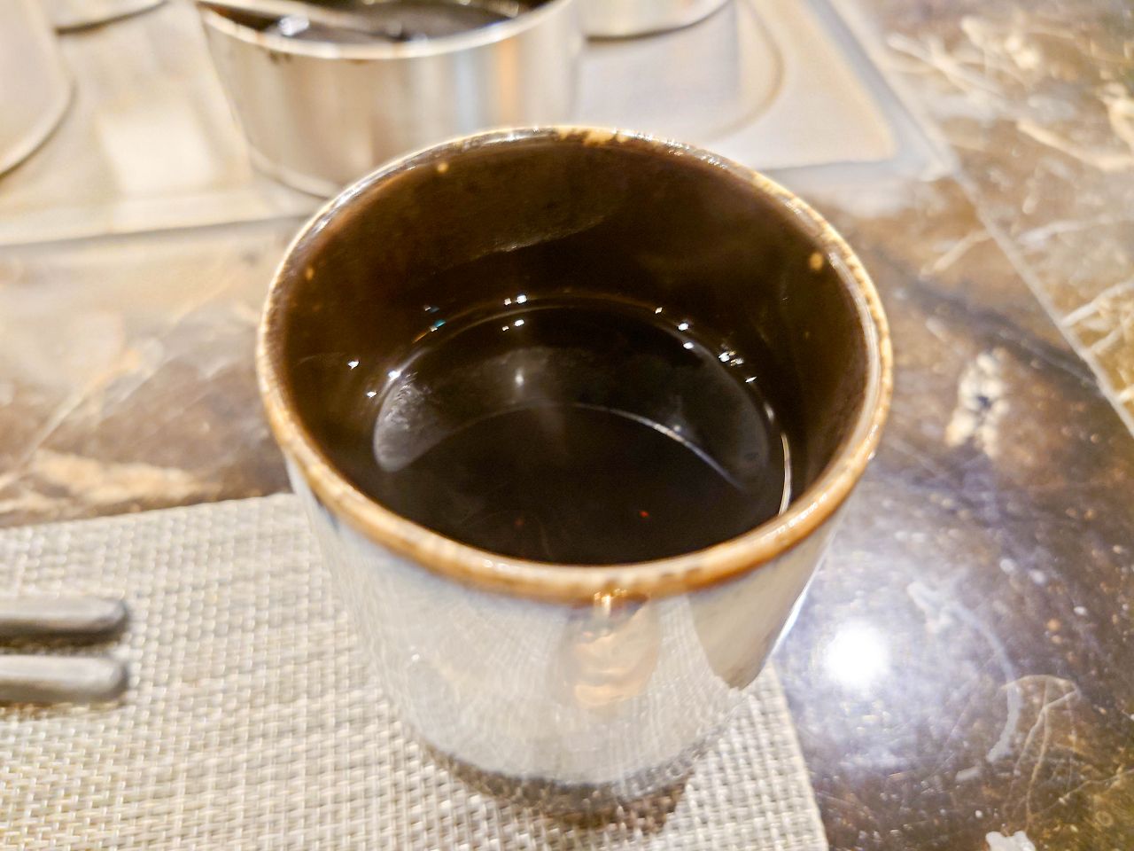 [食記][台北市] 明水然・樂-無菜單鐵板燒 信義松菸店 — 信義松菸商務聚餐、約會、慶生首選，推薦文青網紅最愛的人氣爆紅頂級無菜單鐵板燒就在信義松菸，不預約一定吃不到。
