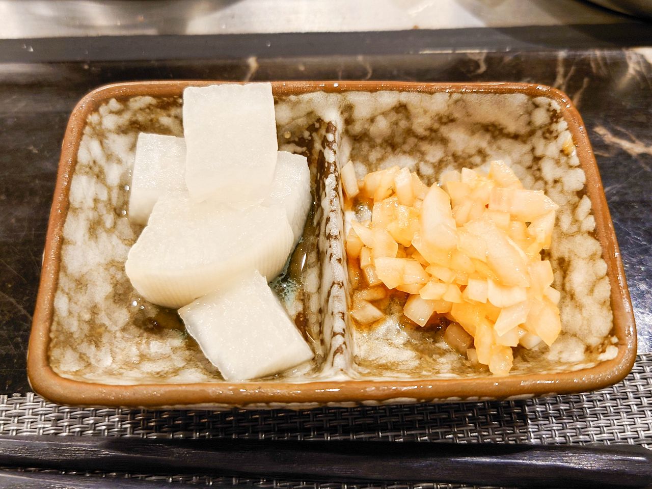 [食記][台北市] 明水然・樂-無菜單鐵板燒 信義松菸店 — 信義松菸商務聚餐、約會、慶生首選，推薦文青網紅最愛的人氣爆紅頂級無菜單鐵板燒就在信義松菸，不預約一定吃不到。