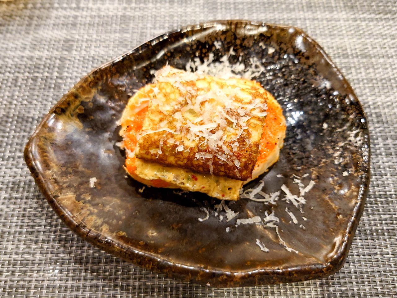 [食記][台北市] 明水然・樂-無菜單鐵板燒 信義松菸店 — 信義松菸商務聚餐、約會、慶生首選，推薦文青網紅最愛的人氣爆紅頂級無菜單鐵板燒就在信義松菸，不預約一定吃不到。