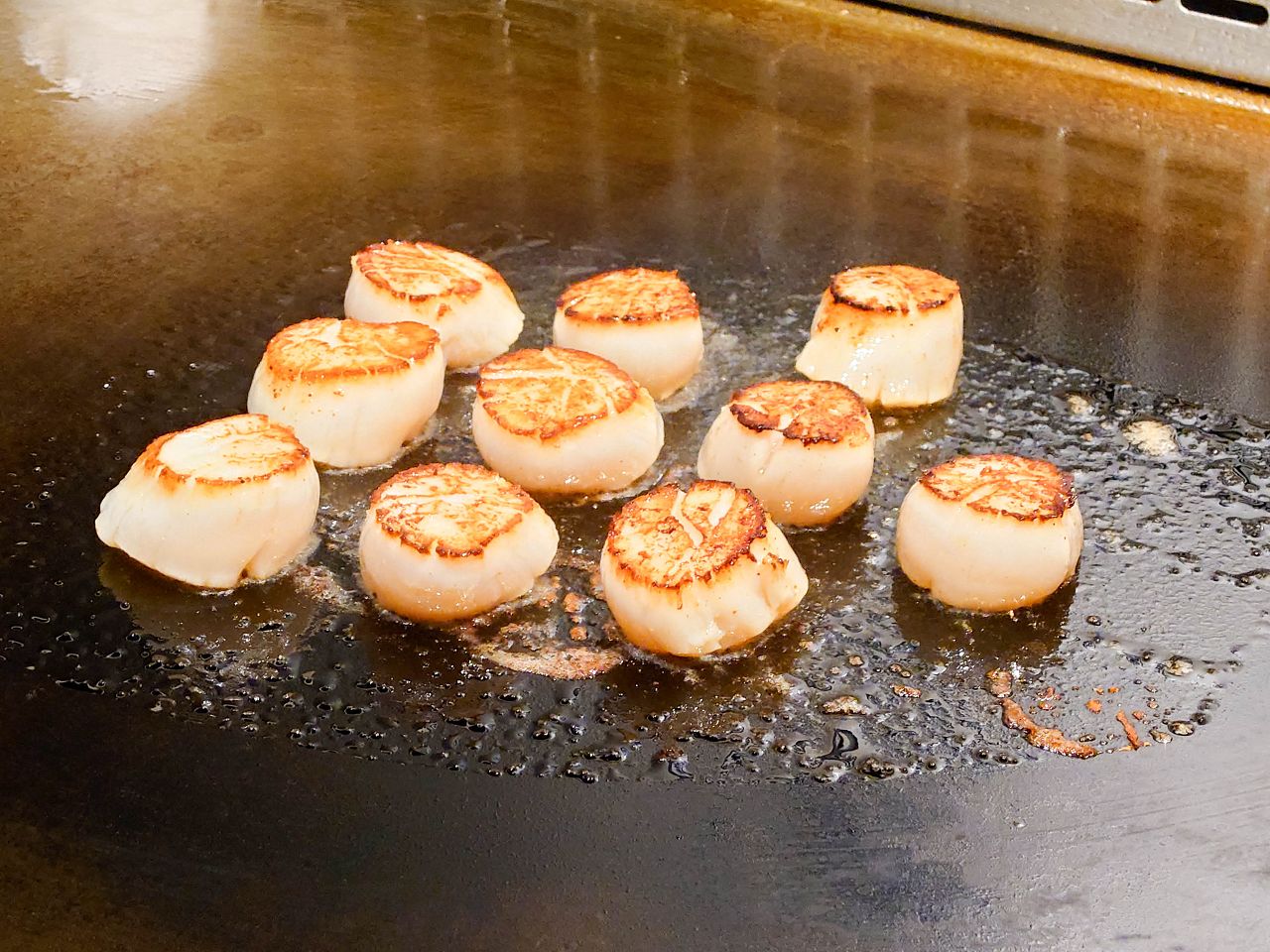 [食記][台北市] 明水然・樂-無菜單鐵板燒 信義松菸店 — 信義松菸商務聚餐、約會、慶生首選，推薦文青網紅最愛的人氣爆紅頂級無菜單鐵板燒就在信義松菸，不預約一定吃不到。