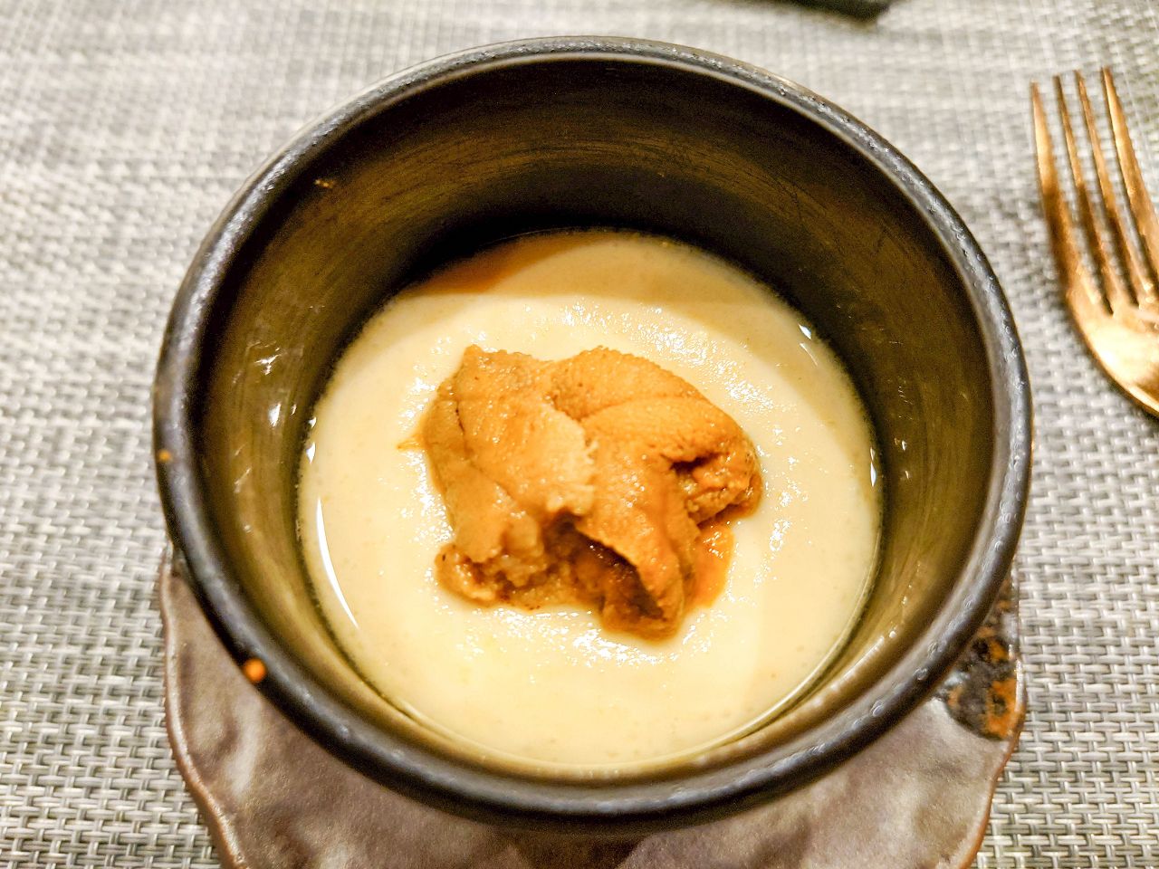 [食記][台北市] 明水然・樂-無菜單鐵板燒 信義松菸店 — 信義松菸商務聚餐、約會、慶生首選，推薦文青網紅最愛的人氣爆紅頂級無菜單鐵板燒就在信義松菸，不預約一定吃不到。