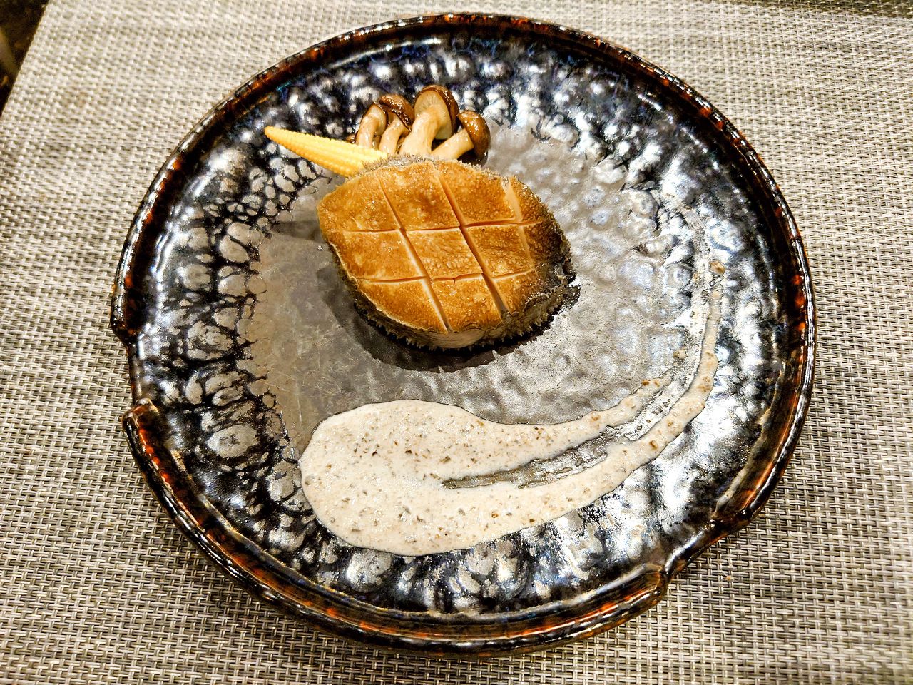 [食記][台北市] 明水然・樂-無菜單鐵板燒 信義松菸店 — 信義松菸商務聚餐、約會、慶生首選，推薦文青網紅最愛的人氣爆紅頂級無菜單鐵板燒就在信義松菸，不預約一定吃不到。