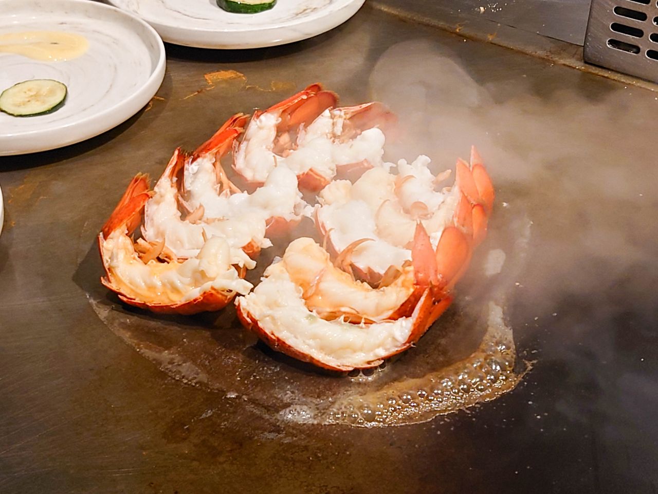 [食記][台北市] 明水然・樂-無菜單鐵板燒 信義松菸店 — 信義松菸商務聚餐、約會、慶生首選，推薦文青網紅最愛的人氣爆紅頂級無菜單鐵板燒就在信義松菸，不預約一定吃不到。