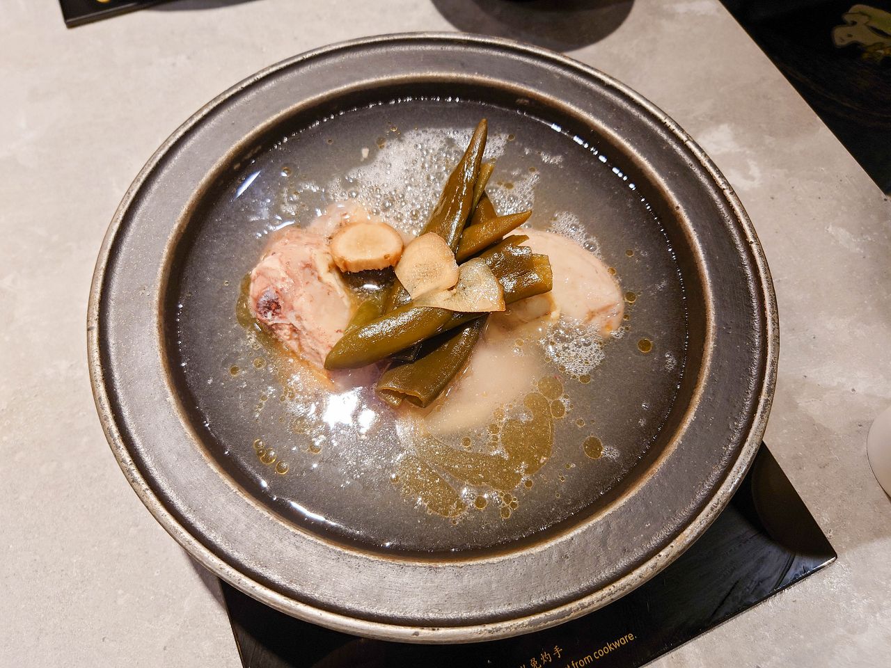[食記][新北市][林口區] 狂一鍋 林口昕境店 — 網路票選新台式火鍋第1名，排隊人潮超驚人，從新北中和爆紅到林口。