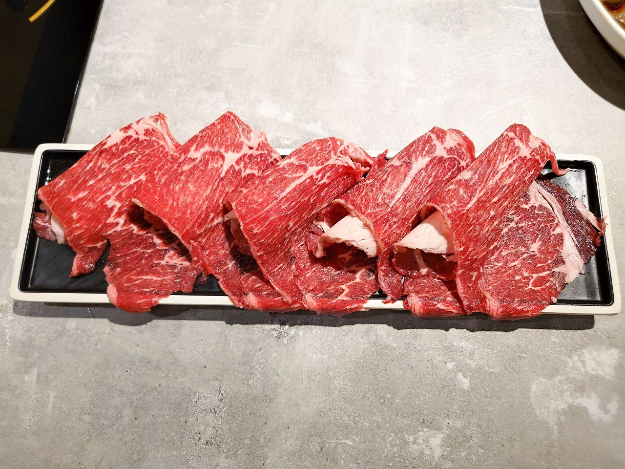 [食記][新北市][林口區] 狂一鍋 林口昕境店 — 網路票選新台式火鍋第1名，排隊人潮超驚人，從新北中和爆紅到林口。