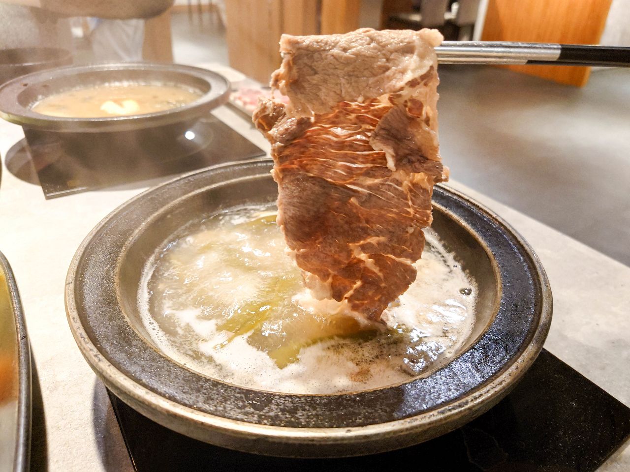 [食記][新北市][林口區] 狂一鍋 林口昕境店 — 網路票選新台式火鍋第1名，排隊人潮超驚人，從新北中和爆紅到林口。