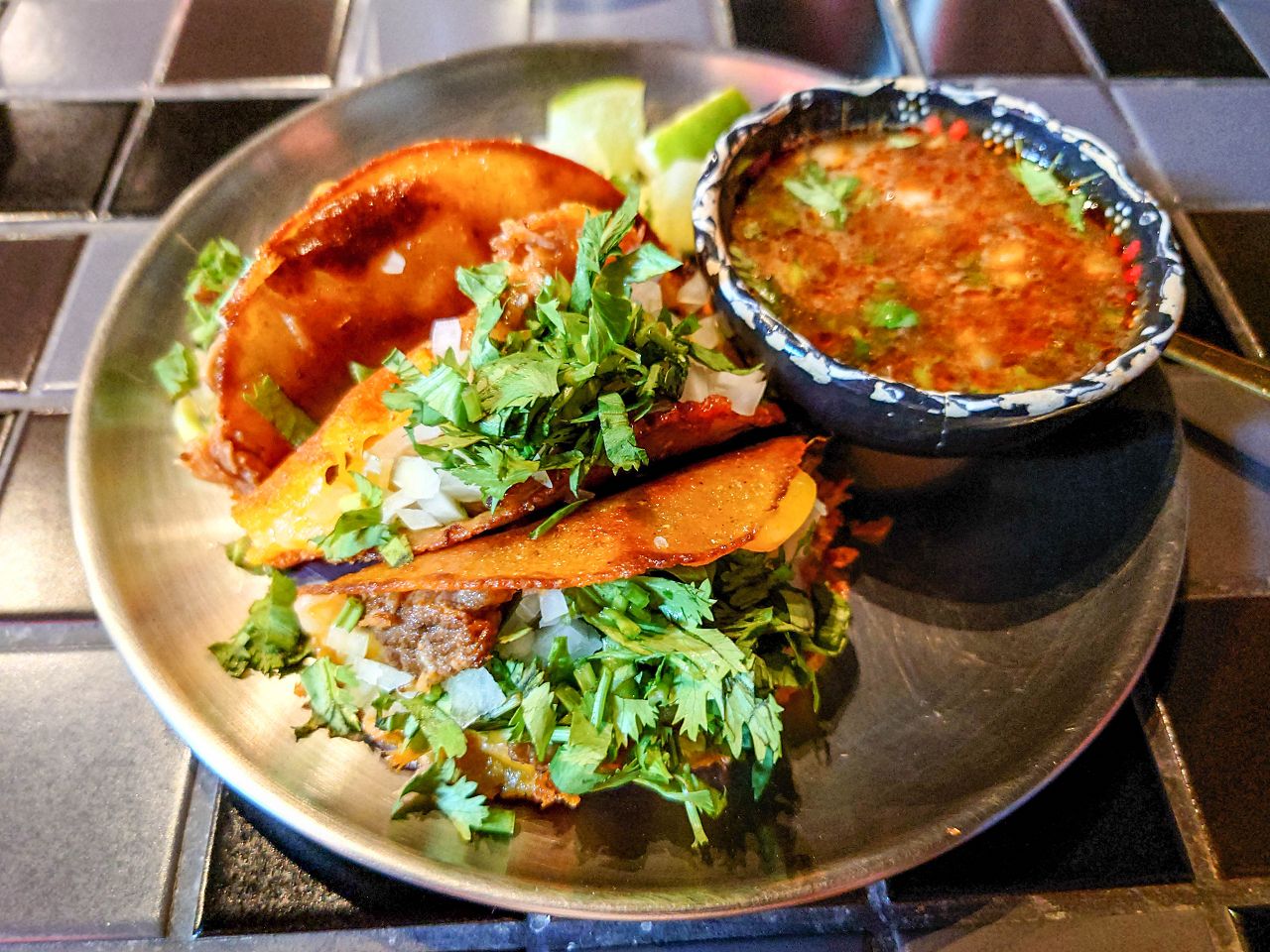 [食記][台北市] Chale Tacos 墨西哥餐廳 — LA街頭風格墨西哥料理餐廳，純手工自製道地口味的塔可。