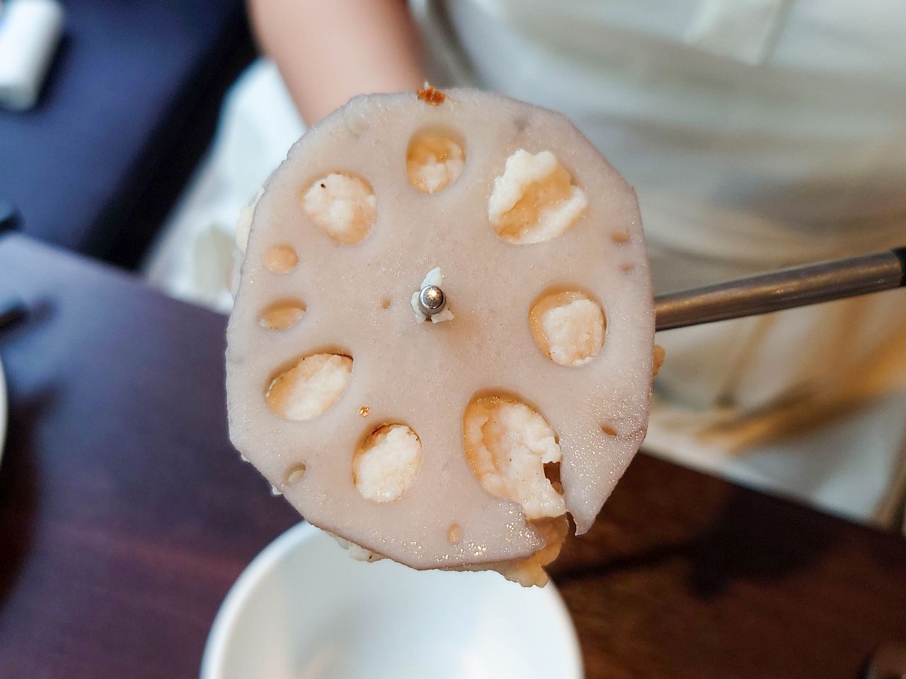 [食記][高雄市] 肉多多火鍋 高雄大順店 — 每人268元就能享有自助吧70多品吃到飽，高CP值火鍋好選擇，香氣十足的爆炒招牌石頭湯，適合涮煮酸菜魚的私房酸菜鍋。