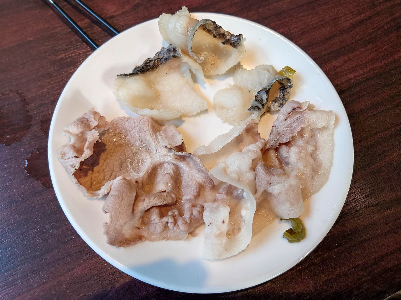 [食記][高雄市] 肉多多火鍋 高雄大順店 — 每人268元就能享有自助吧70多品吃到飽，高CP值火鍋好選擇，香氣十足的爆炒招牌石頭湯，適合涮煮酸菜魚的私房酸菜鍋。