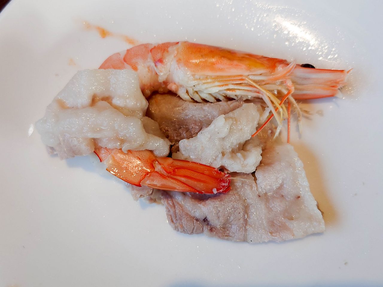 [食記][高雄市] 肉多多火鍋 高雄大順店 — 每人268元就能享有自助吧70多品吃到飽，高CP值火鍋好選擇，香氣十足的爆炒招牌石頭湯，適合涮煮酸菜魚的私房酸菜鍋。