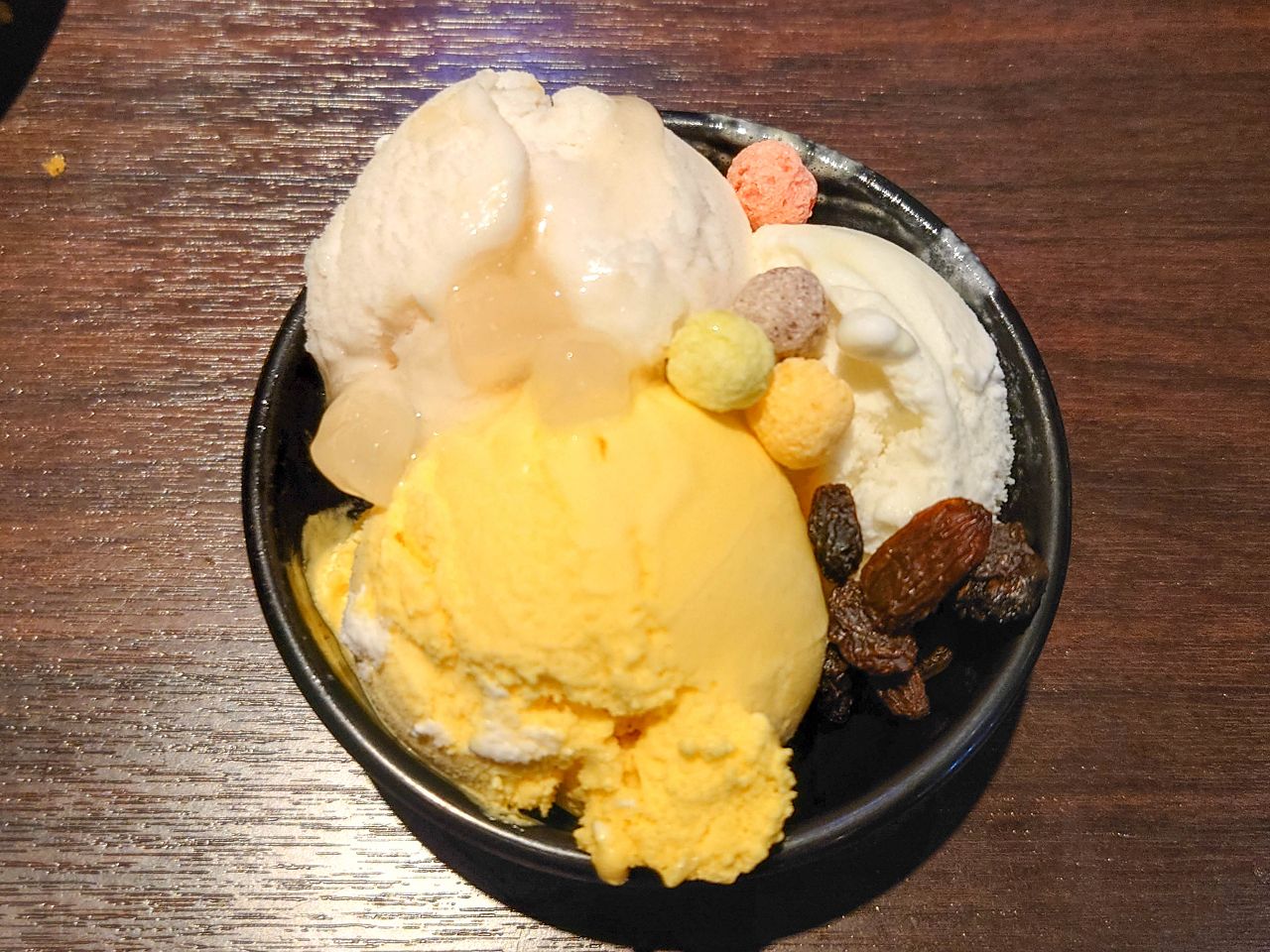 [食記][高雄市] 肉多多火鍋 高雄大順店 — 每人268元就能享有自助吧70多品吃到飽，高CP值火鍋好選擇，香氣十足的爆炒招牌石頭湯，適合涮煮酸菜魚的私房酸菜鍋。