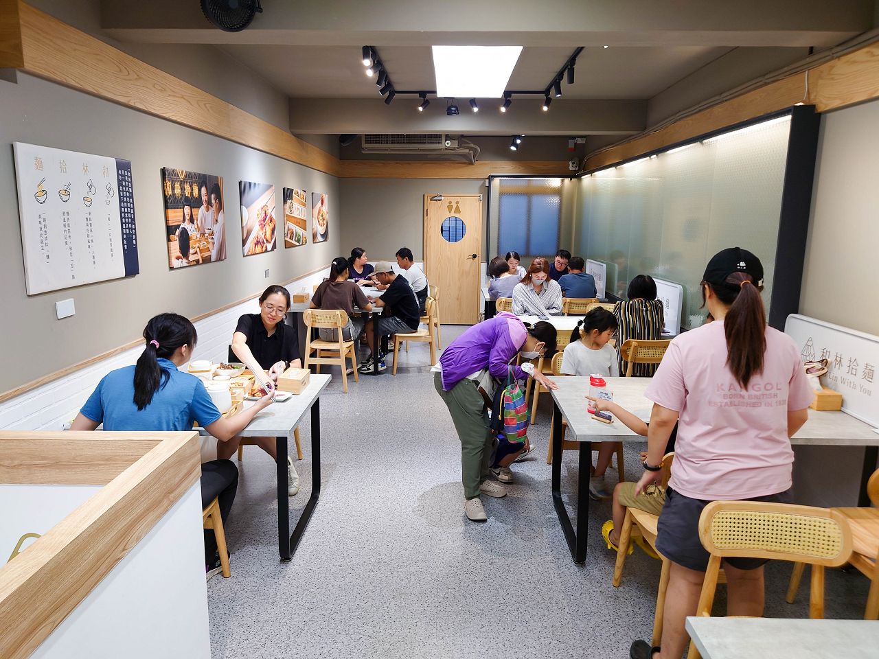 [食記][高雄市] 和林拾麵 — 主打配料豐富創意口味乾拌麵的文青風格麵館