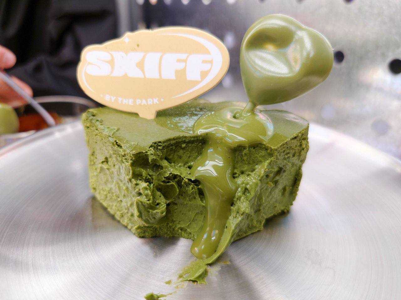 [食記][台北市] 史奇福 Skiff by the Park — 手搖飲品店起家同時賣起抹茶甜點，抹茶甜點和飲品的抹茶味都很濃厚，重度抹茶控必訪。