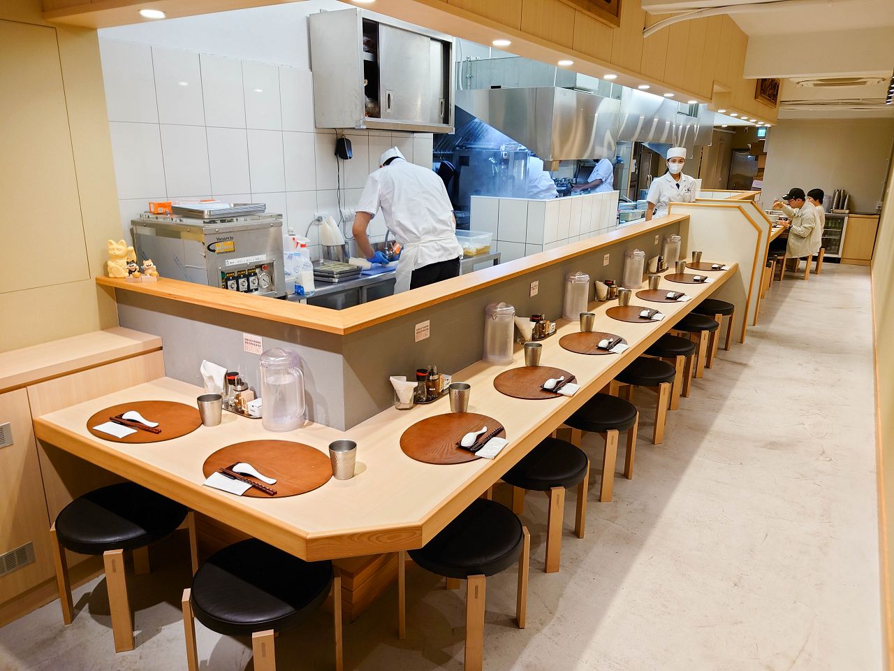 [食記][台北市] 銀座 篝 台北店 — 來自日本的米其林必比登推介雞白湯拉麵名店再度來台
