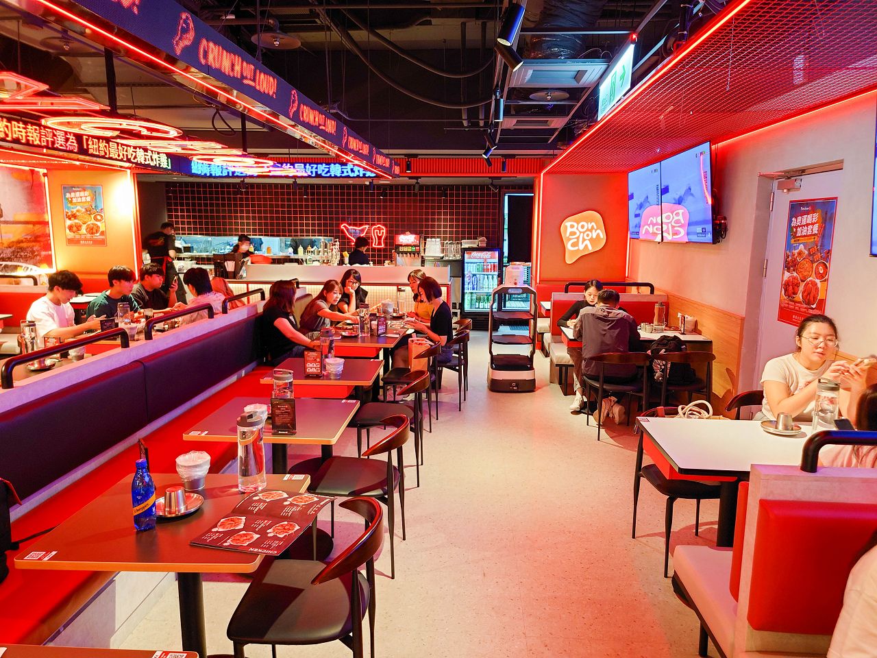 [食記][台北市] Bonchon Chicken 本村韓式炸雞 北車店 — 來自韓國釜山風靡全球的韓式炸雞品牌登台進駐台北車站，被紐約時報評為「紐約最美味炸雞」。