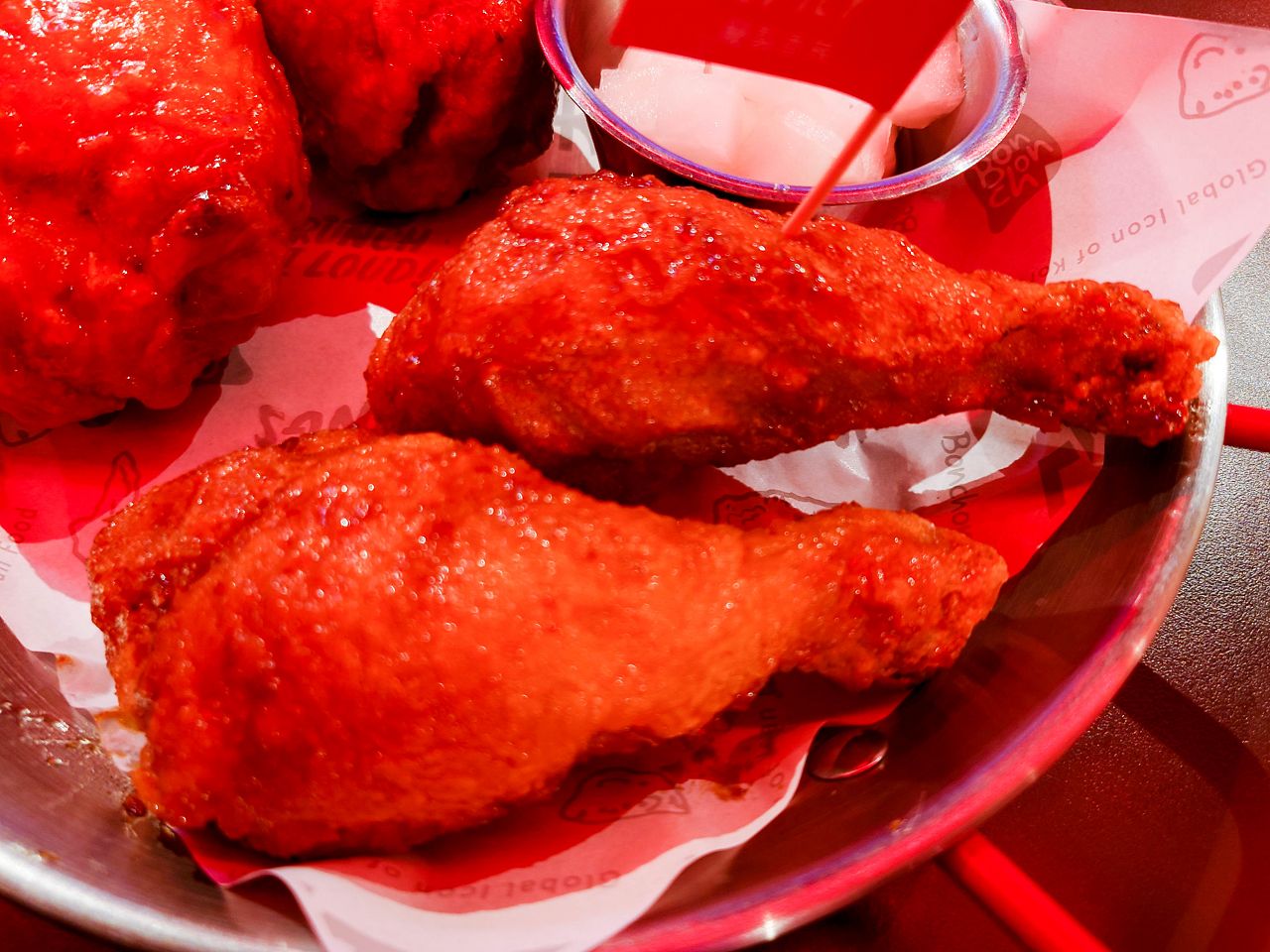 [食記][台北市] Bonchon Chicken 本村韓式炸雞 北車店 — 來自韓國釜山風靡全球的韓式炸雞品牌登台進駐台北車站，被紐約時報評為「紐約最美味炸雞」。