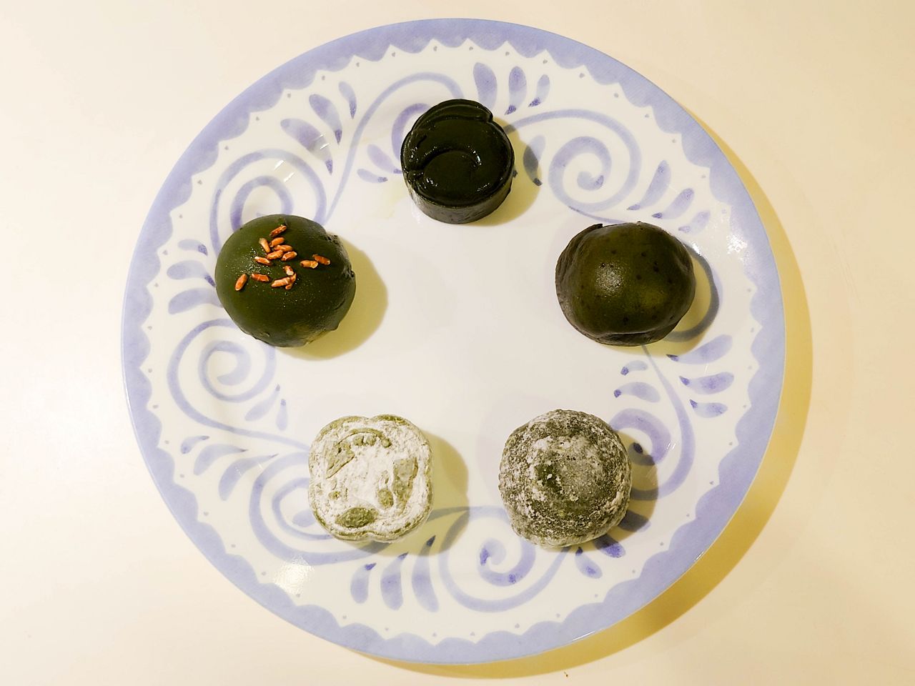 [食記][高雄市] 兔思糖法式甜點 3部曲 — 高雄抹茶控必訪神店搬新址，空間更寬敞環境質感佳，濃抹又美味的抹茶甜點和飲品。