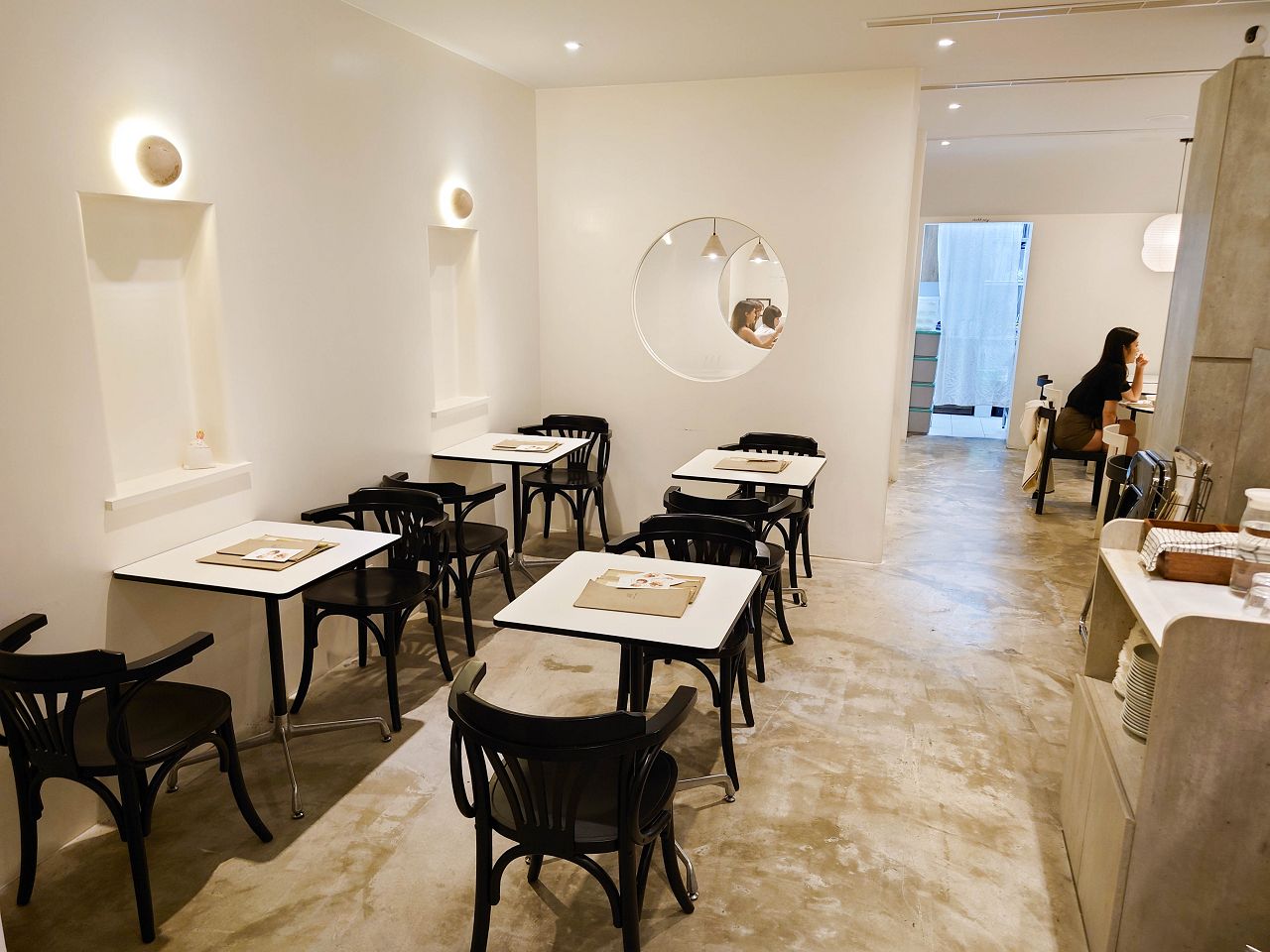 [食記][台北市] Cafe Waku — 老宅內改建的純白色系高質感簡約風咖啡廳