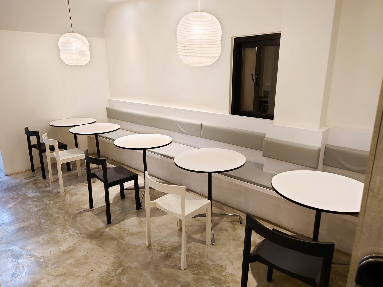 [食記][台北市] Cafe Waku — 老宅內改建的純白色系高質感簡約風咖啡廳