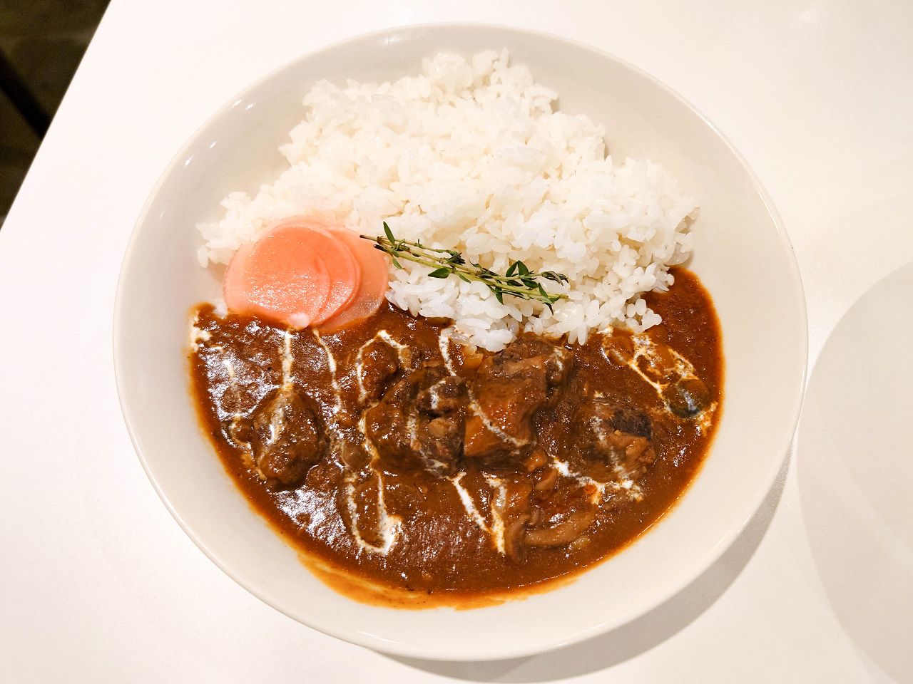 [食記][台北市] Cafe Waku — 老宅內改建的純白色系高質感簡約風咖啡廳