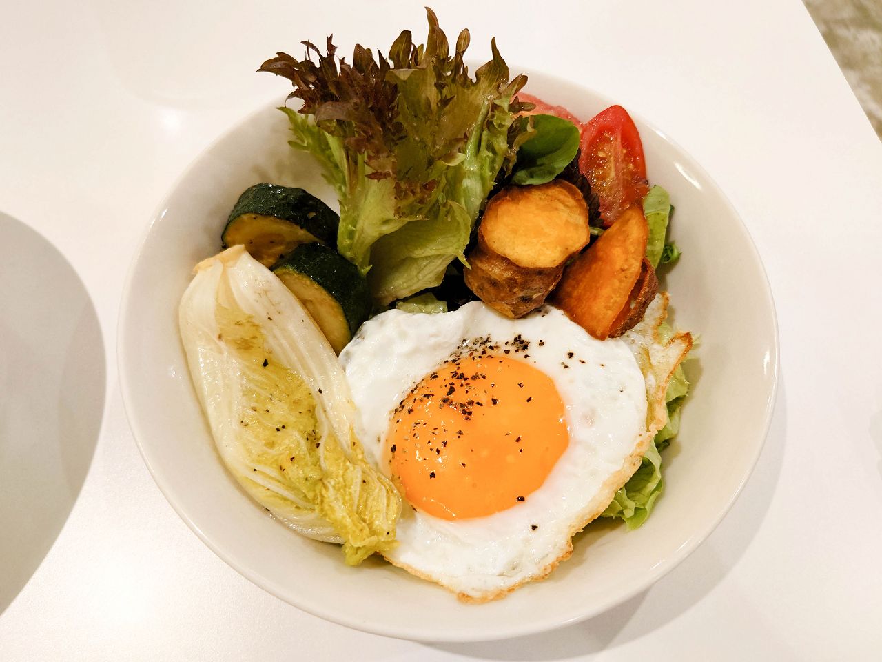 [食記][台北市] Cafe Waku — 老宅內改建的純白色系高質感簡約風咖啡廳