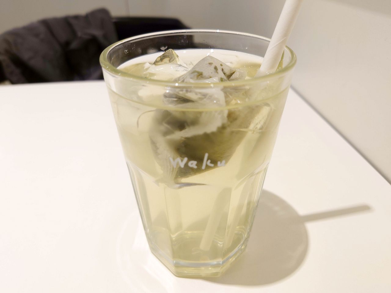 [食記][台北市] Cafe Waku — 老宅內改建的純白色系高質感簡約風咖啡廳