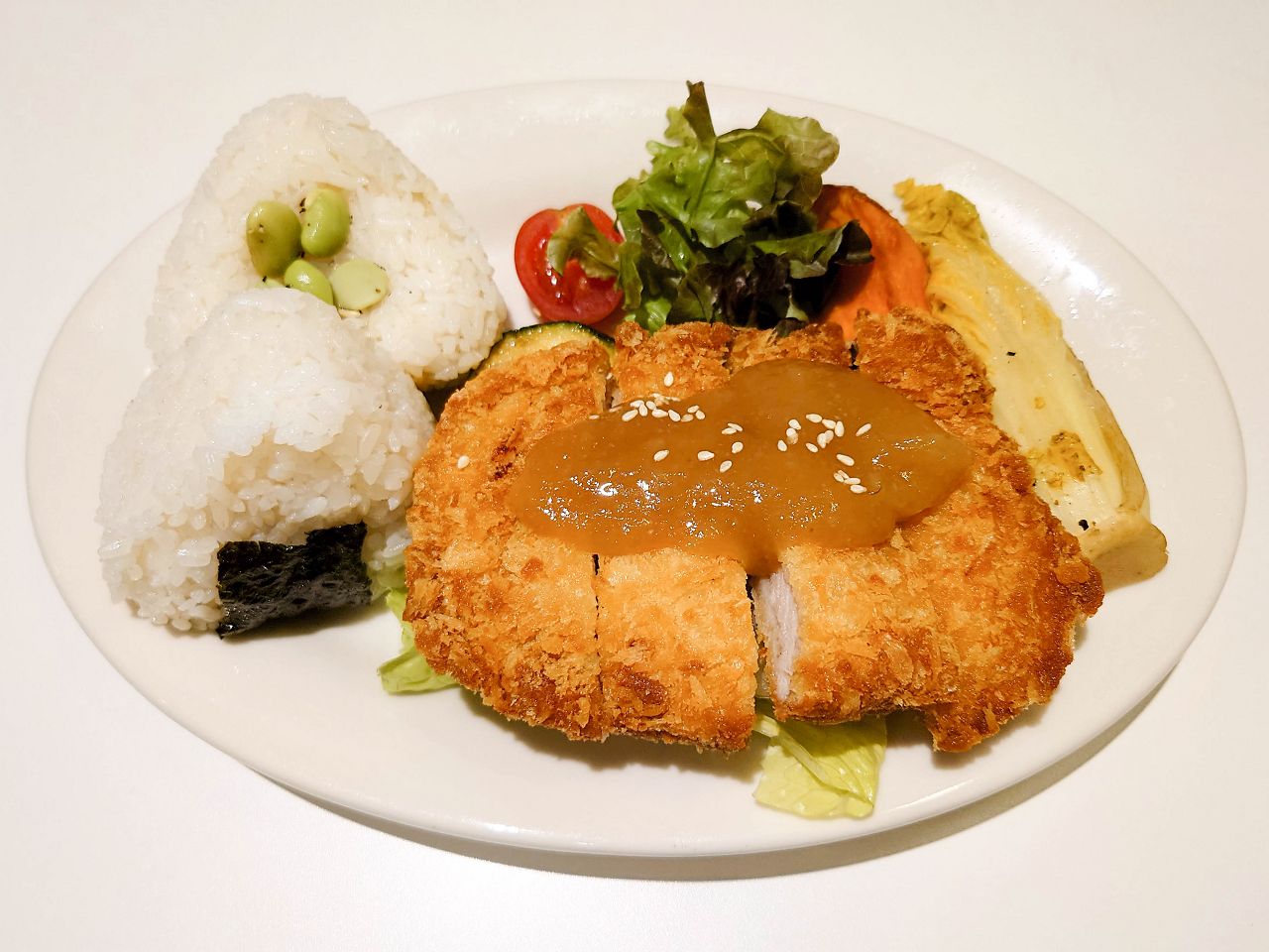 [食記][台北市] Cafe Waku — 老宅內改建的純白色系高質感簡約風咖啡廳