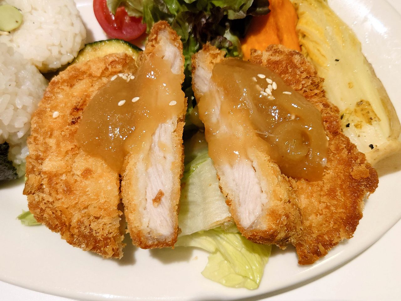 [食記][台北市] Cafe Waku — 老宅內改建的純白色系高質感簡約風咖啡廳