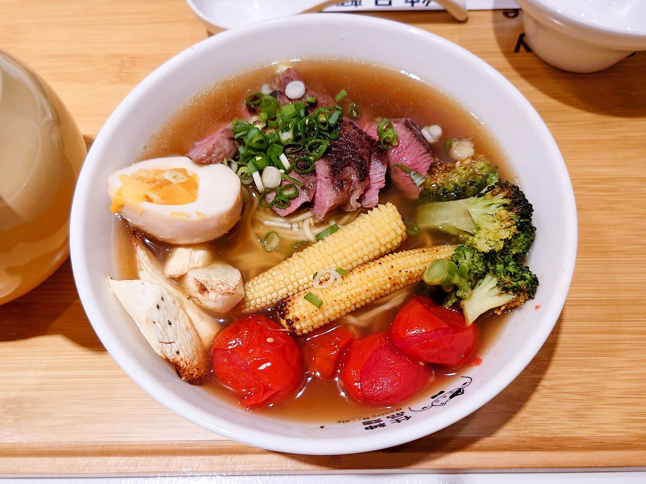 [食記][台北市] 仕紳品麵 Gentry Noodle — 加入法式煨雞湯的創意麵食，一麵二吃創新吃法。