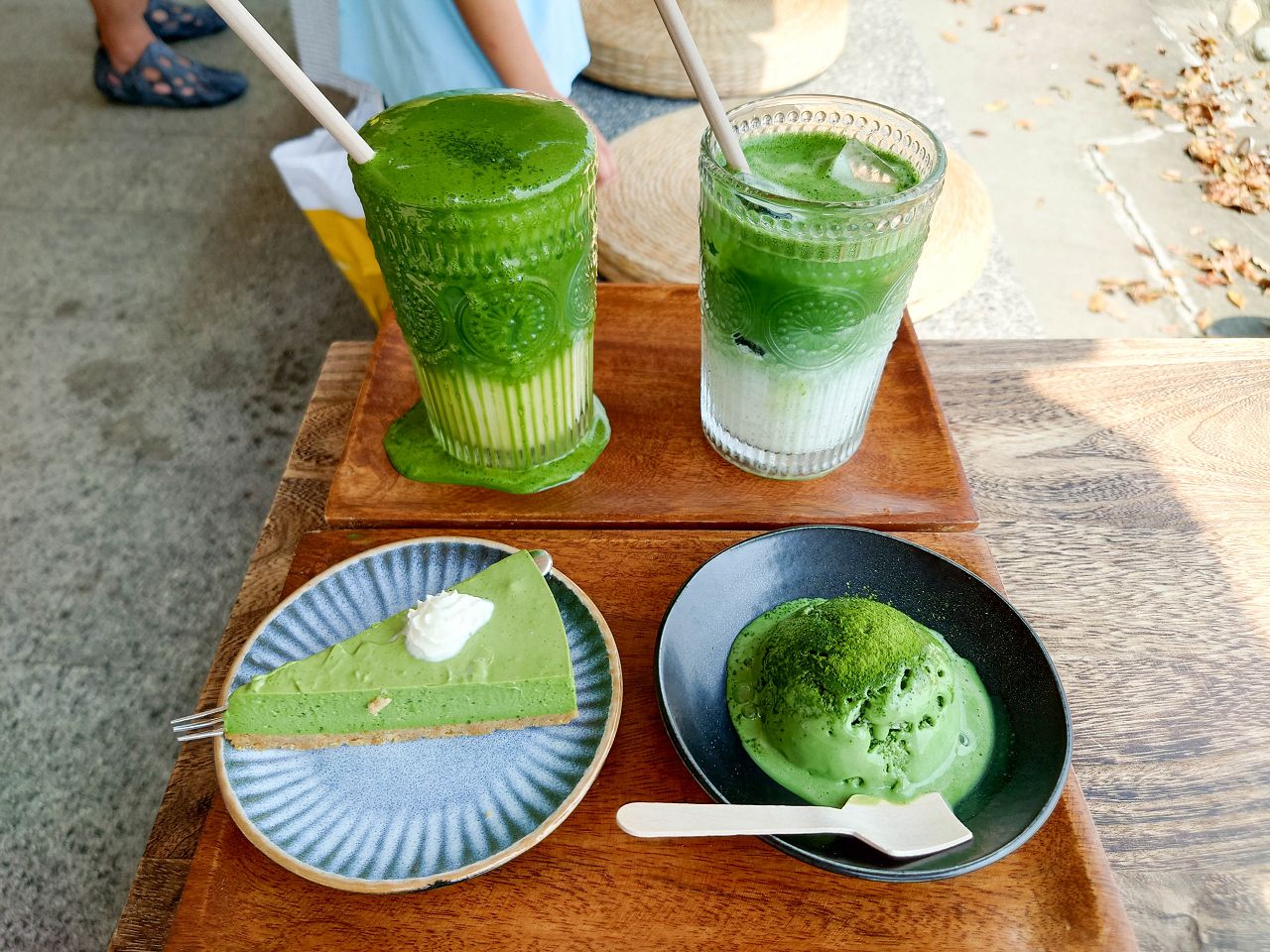 [食記][新北市][淡水區] 之藍じらん 抹茶販売店 — 淡水河畔旁抹茶專賣店，CP值高的抹茶甜點和飲品。