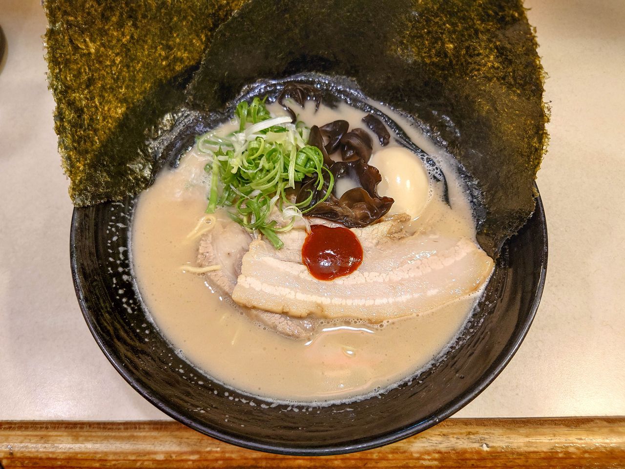 [食記][台北市] 橫濱家系拉麵 特濃屋 — 日籍老闆開的拉麵店，主打道地橫濱家系拉麵。