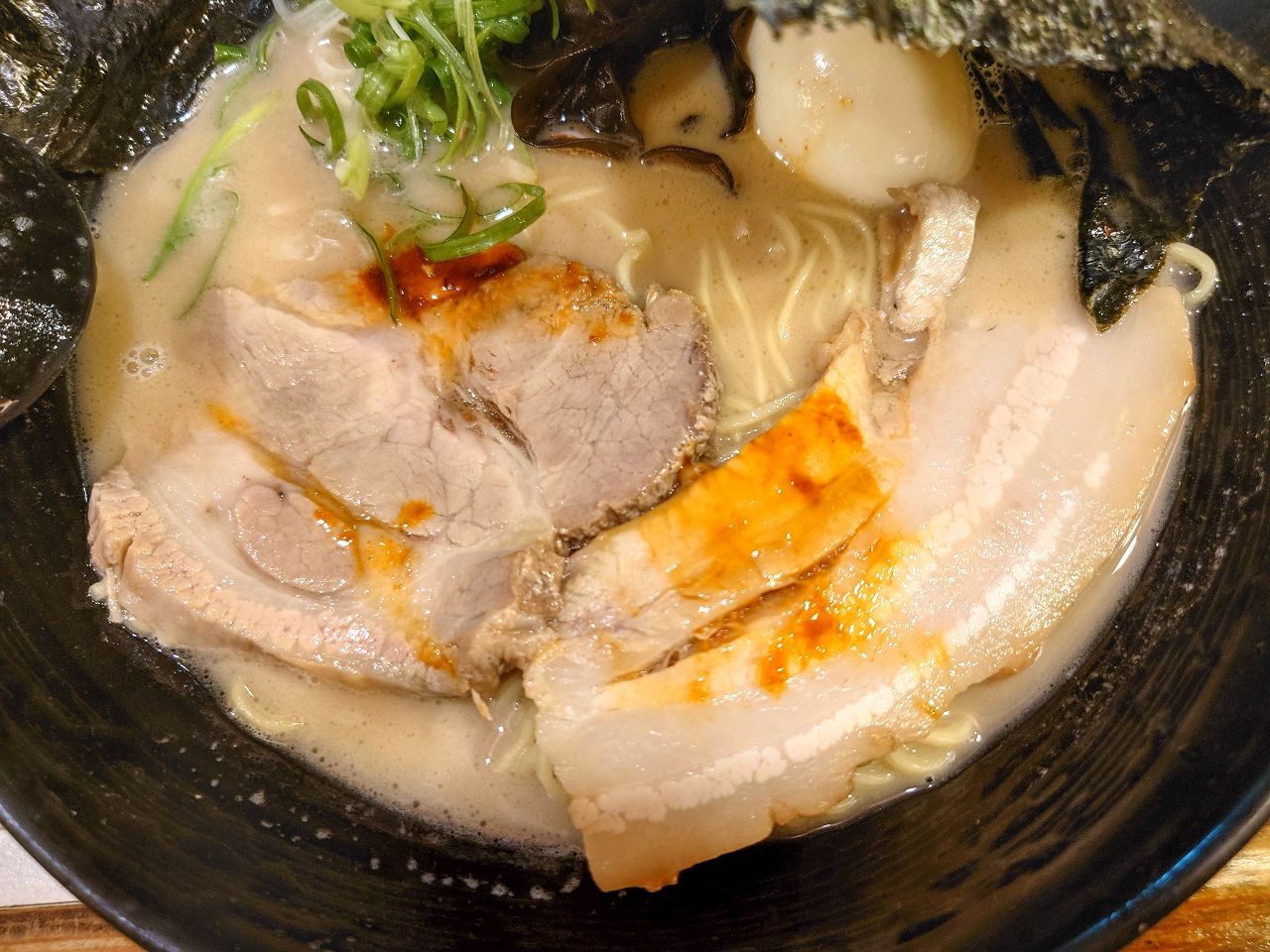 [食記][台北市] 橫濱家系拉麵 特濃屋 — 日籍老闆開的拉麵店，主打道地橫濱家系拉麵。