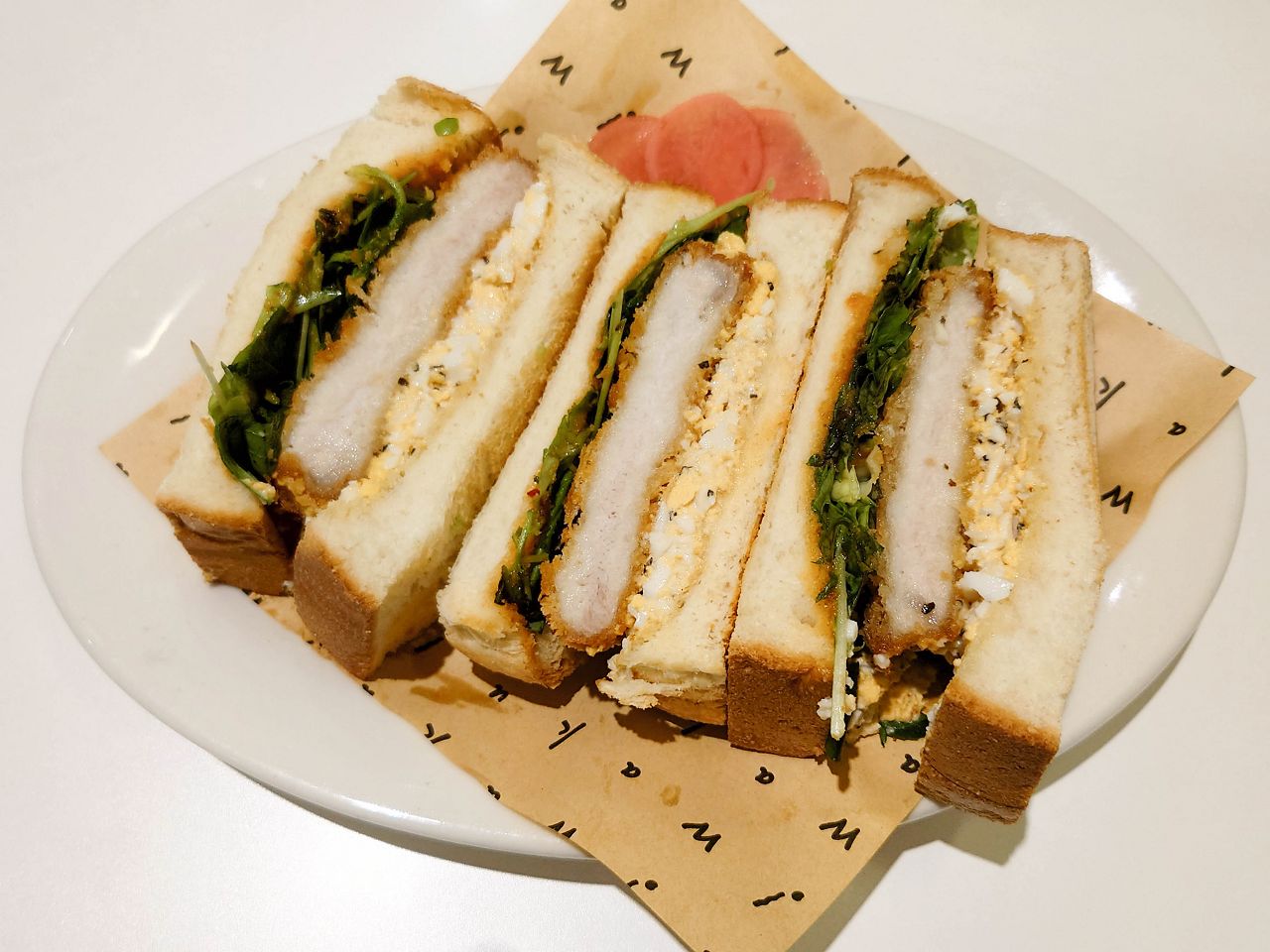 [食記][台北市] Cafe Waku — 老宅內改建的純白色系高質感簡約風咖啡廳