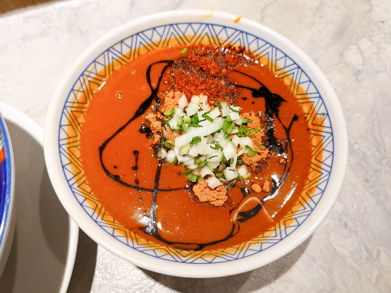 [食記][高雄市] 火山湯海 — 漢神巨蛋附近重口味路線拉麵和沾麵專賣店，師承辣麻味噌拉麵名店鬼金棒。
