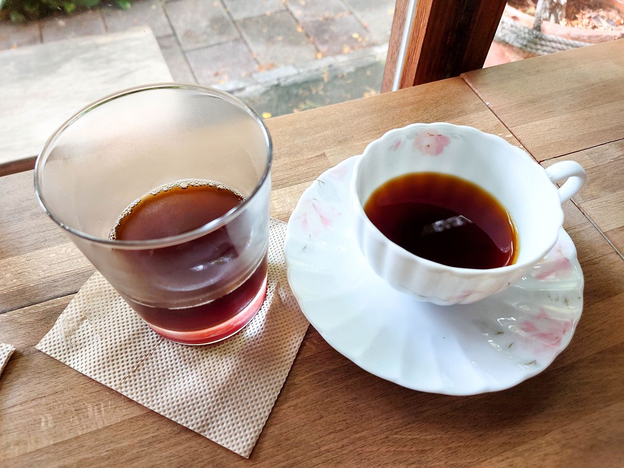 [食記][高雄市] 馤 咖啡。食作 — 左營高鐵站附近復古風格咖啡廳